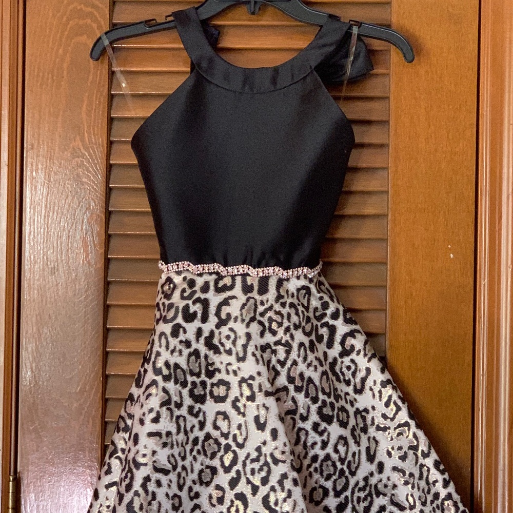 Black and leopard print dress